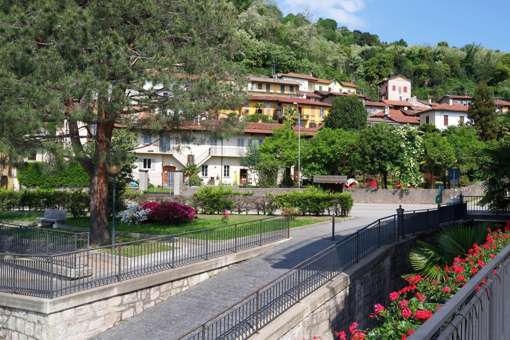 Villa Jejia- Pool And Garden Lesa Exterior foto