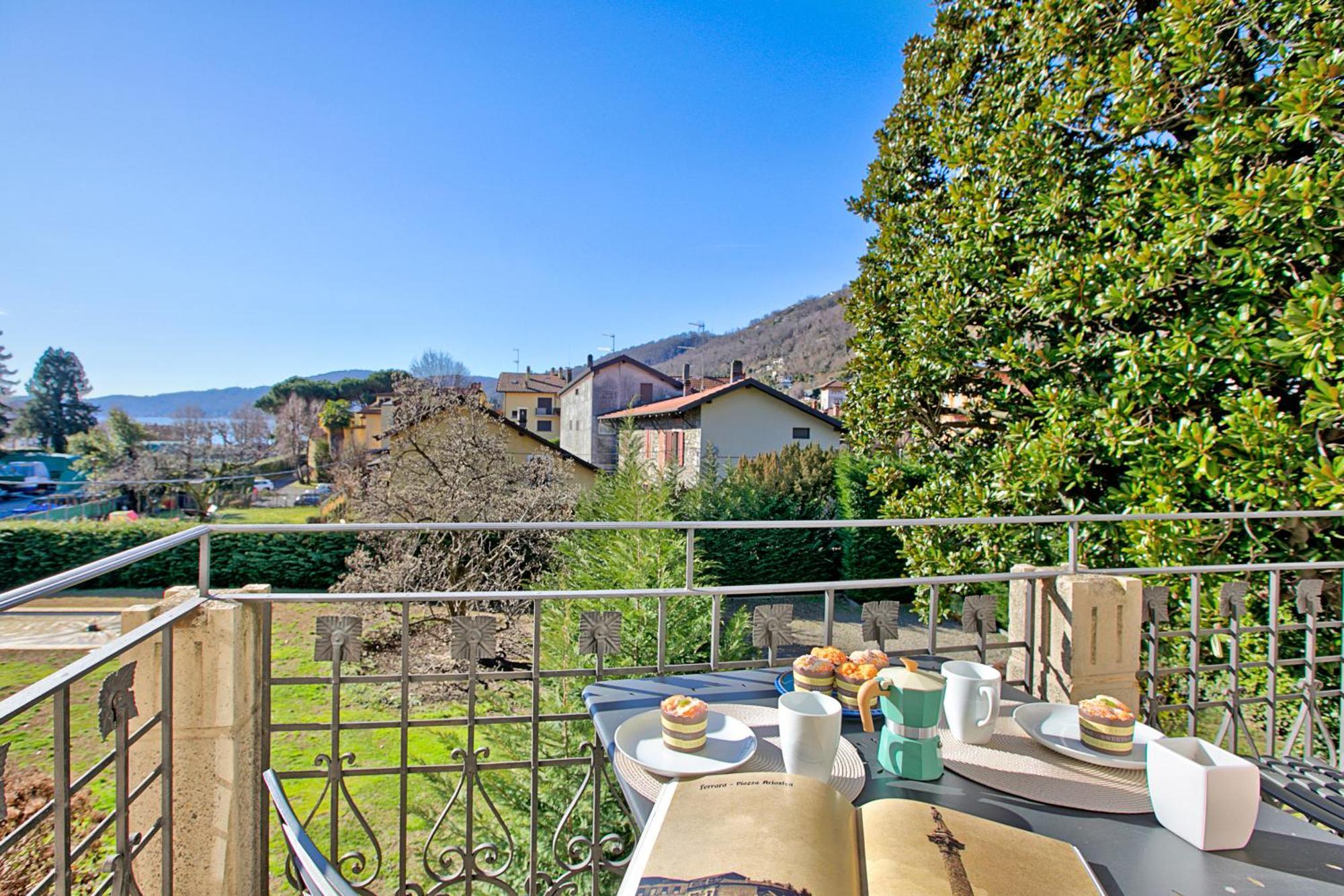 Villa Jejia- Pool And Garden Lesa Exterior foto