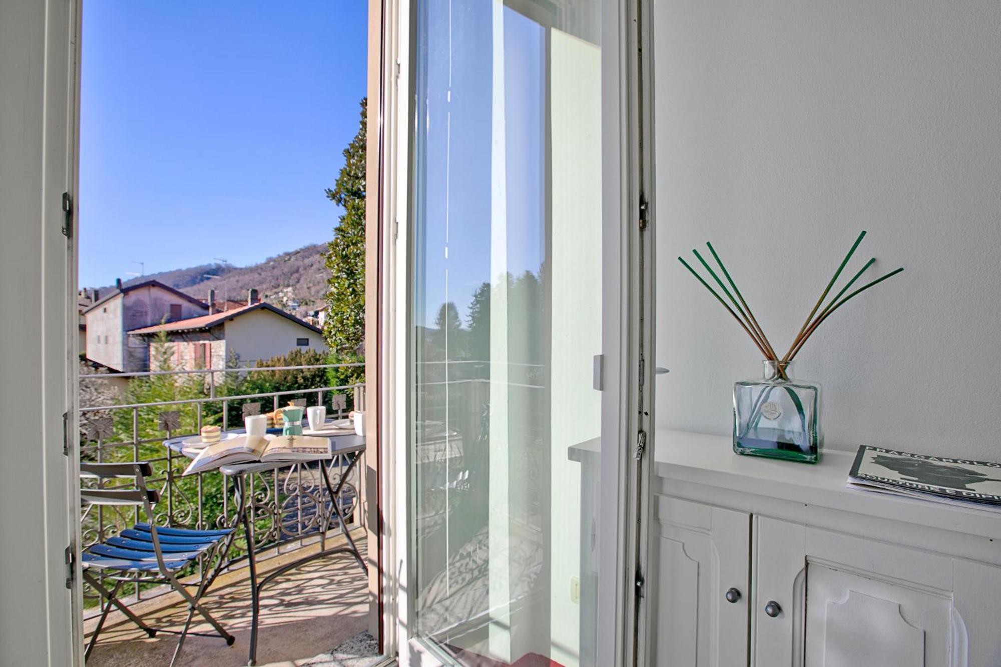 Villa Jejia- Pool And Garden Lesa Exterior foto
